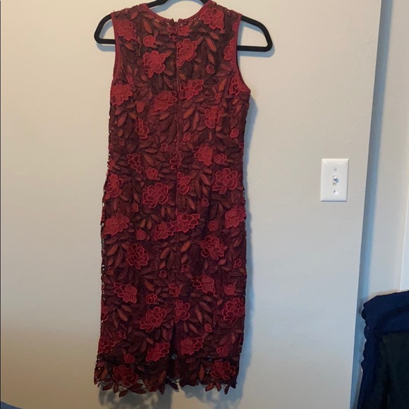 Beautiful red flower dress - Picture 2 of 4